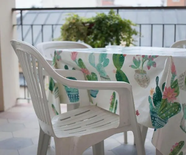 Ostello Cuneo אכסניה